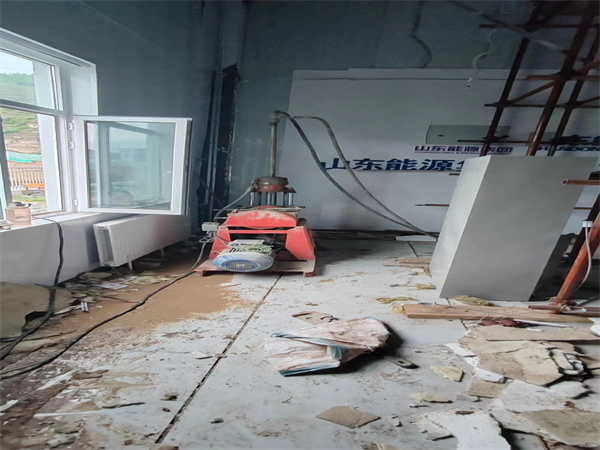 蒙城地基基础下沉墙体裂缝加固注浆顶升施工